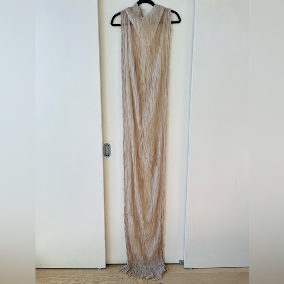 TILO Scarves super soft crinkle scarf! Affordable luxe. - Picture 4 of 12